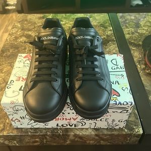 Men’s dolce gabbanna sneakers barely worn pretty much new.